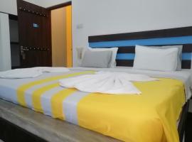 Le Petit Hotel & Restaurant