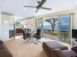 Shoal Towers Unit 3 11 Shoal Bay Road