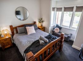 Cabo’s On Currajong Warm, Cosy and Welcoming, holiday rental in Parkes