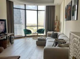 RP Heights - 1 BR luxury apartment, hotel di lusso a Dubai