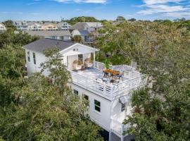 79 Sandbar Ln - Folly in Love - Renovated Private Home - Sunset Views, self catering accommodation in Folly Beach