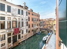 Ca' Cappello Venice Apartment 1 with Canal View