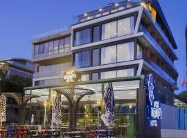 Lucky Monkey Hotel