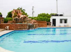 casa 3 pisos piscina flandes, отель в городе Фландес