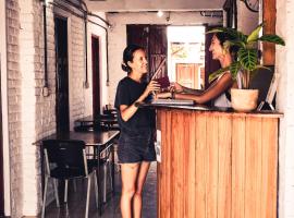 Hostal Los Chamos, beach hotel in San Juan del Sur