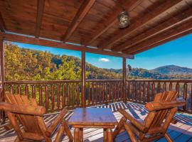 Brown Bear Lodge -4 Bed, 4 Bath huge Gameroom and mountain views, villa in Sevierville
