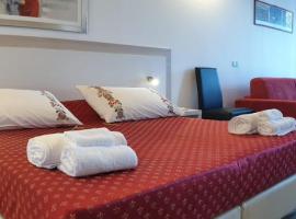 IL SOLE NEL MARE - Lido di Volano, hotel v destinaci Comacchio