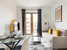 Apartment- St Albans with WiFi & Close to Station, apartment in St. Albans