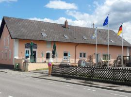 "Nesthocker" Café-Snackbar-Pension-Bauwagencamp, affittacamere a Offingen