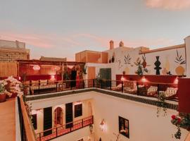 Riad Nanou - Private Riad with Pool & Rooftop, hotel in Marrakesh