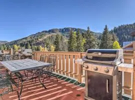 Red River Condo on Main Street with Mtn View!