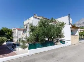 House Nikola