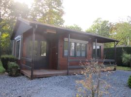 Le Petit Chalet, cottage sa Resteigne