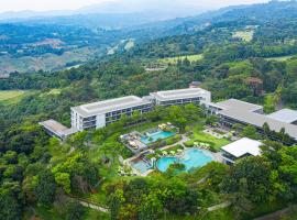 Royal Tulip Gunung Geulis Resort and Golf, hotel em Bogor