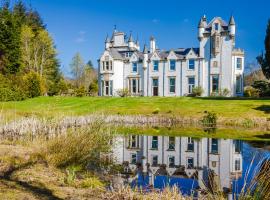 Dalnaglar Castle Estate, country house in Glenshee