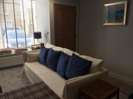 40 Newgate Barnard Castle -Central Location - Court Yard - Dog Friendly - Sleeps 7 - Wood Burner - Complimentary Logs & Wine - Smart TV, hotel di Barnard Castle