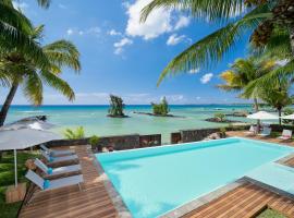 Bel Azur Beachfront Suites and Penthouses by LOV, hôtel à Trou aux Biches