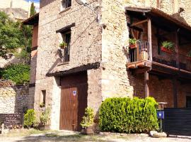 La Casa Gran, cheap hotel in Castielfabib