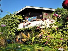 Ferienwohnung Fischer, hotel with parking in Chieming