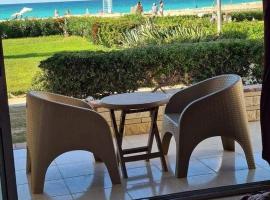 شاليه مرقيا بالساحل الشمالي صف اول بحر, holiday rental in Dawwār ‘Abd al Qādir Qāsim