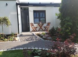 Bungalow am Stadtwald, 24h Check-in, holiday rental in Wolfsburg