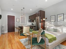 Alluring Studio Apartment in Jefferson Park - Leland 1N、シカゴのアパートメント