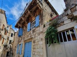 Manor house Aman，位于科米扎的宠物友好酒店