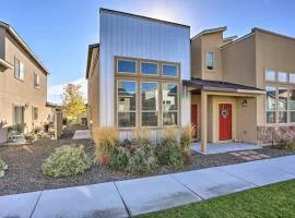 Sleek and Modern Townhome about 11 Mi to Dtwn Boise