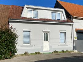 Maison de village avec jardin 15mn des plages, wifi, 2 chambres, jardin, feriebolig i Hesdin-lʼAbbé