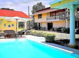 Hospedaje La Galerie, hotel in Ciudad Cortés