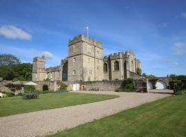 Snape Castle, The Undercroft, cottage in Bedale