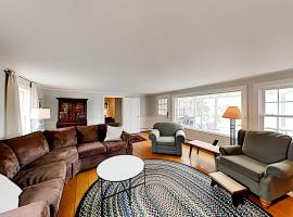 Cape Landing Cottage, Hotel in Brewster