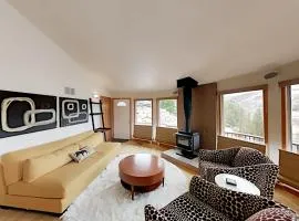 Retro Chic Roundhouse Retreat