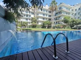 Spacious 4BR Family Apartment with Pool & Parking in Lloret de Mar