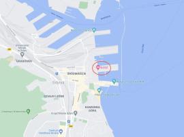 Śledź Gdynia - YACHT PARK, hotell Gdynias huviväärsuse Aquarium Gdynia lähedal