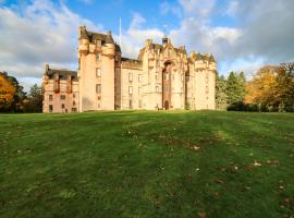 The Preston Tower Apartment - Fyvie Castle, hotell i Turriff