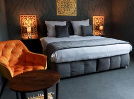 DUA Hotel，位于萨尔斯塔特的酒店