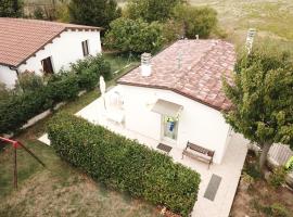 La Casetta, bed and breakfast en Tavullia