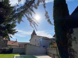 MY BOUTIQUE GUESTHOUSE - Fabulous Suites 10 Min A7 -, hotel v destinaci Anneyron