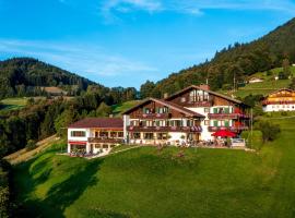 Alpenhotel Denninglehen, hotel con estacionamiento en Berchtesgaden