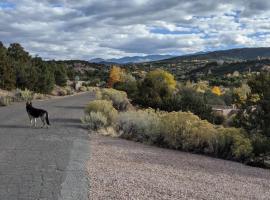 Studio apartment 15 minute walk to plaza, hotel in Santa Fe