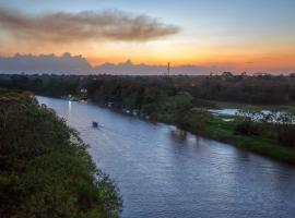 Natural Lodge Caño Negro, хотел близо до Cascada Sábalos, Caño Negro