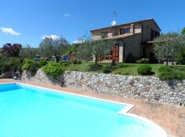 Villa Diana Esclusiva villa con piscina per una vacanza in pieno relax: Collelungo şehrinde bir tatil evi
