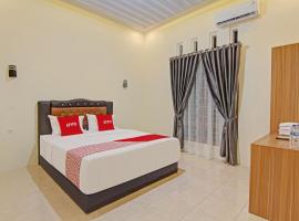 OYO 90643 Suri Guest House Syariah، فندق في بادانج