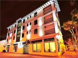 Aw Hotel Puerta de San Antonio