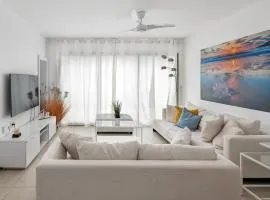 A white dream by the sea - 2bd lux family apartment