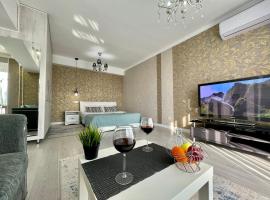 Apartment in the heart of the city โรงแรมในอัลมาตี