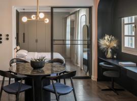 72 AD Suites, B&B in Thessaloniki