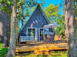 Cozy Toledo Bend A-Frame with Waterfront Views!, hotel with parking in Burkeville