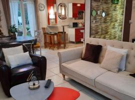 Maison cocconing proche Reims, lavprishotell i Boult-sur-Suippe